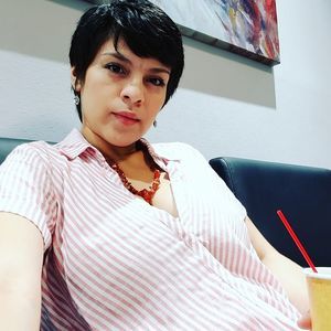 Meet your Posher, Laura marcela